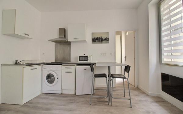 Appartement à vendre    2 pièces • 25,40 m2 Marseille 3