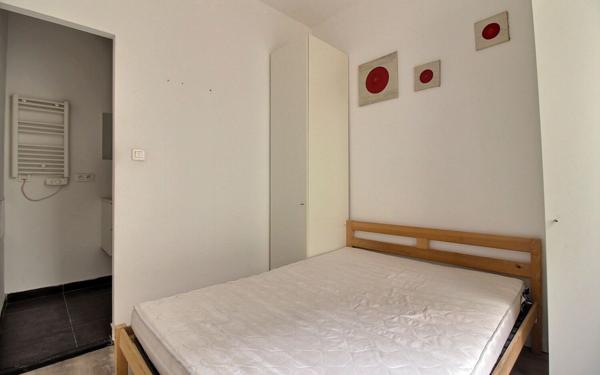 Appartement à vendre    2 pièces • 25,40 m2 Marseille 3