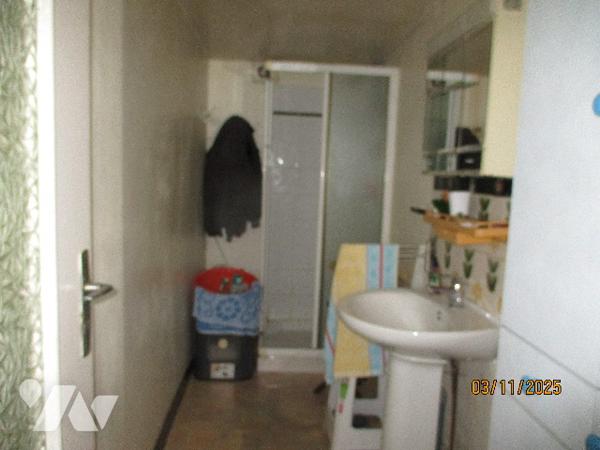 MAISON INDIVIDUELLE A RENOVER DESVRES, 2 chambres, garage et jardin