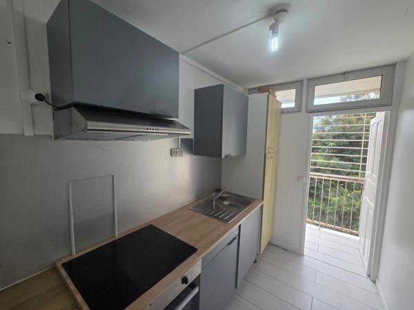 Appartement 4 pièces 59 m² avec balcon aux Abymes 97139