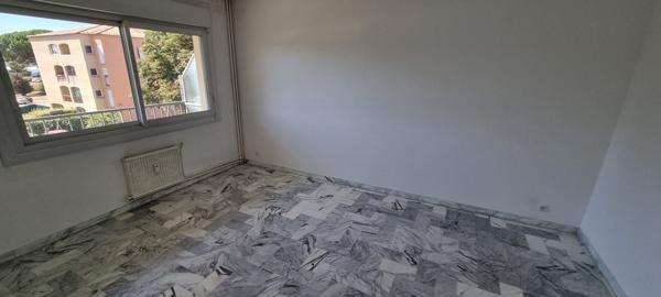 Trans-en-Provence – Appartement T4 – 82 m² – Stationnement libre