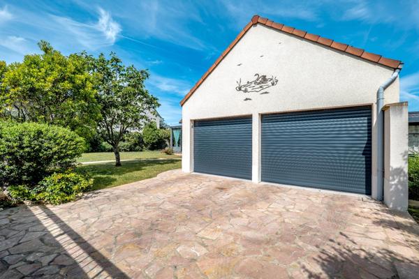 Demeure de prestige avec piscine à débordement