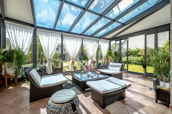 Demeure de prestige avec piscine à débordement