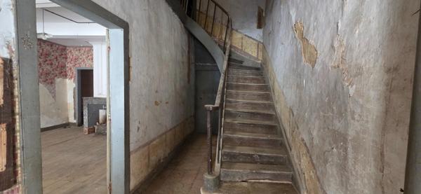 Maison à vendre 6 pièces  ()