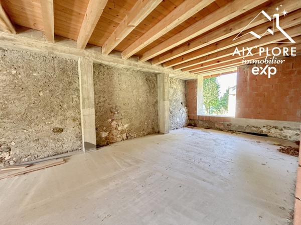Grange de 592 m² sur parcelle de 889 m²