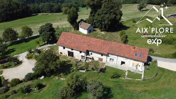 Grange de 592 m² sur parcelle de 889 m²