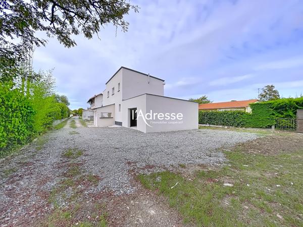 l'Adresse Immobilier - La Salvetat Saint Gilles - Maison T4 de 127 m2 sur un grand terrain piscinable de 1566m² avec garage
