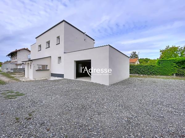 l'Adresse Immobilier - La Salvetat Saint Gilles - Maison T4 de 127 m2 sur un grand terrain piscinable de 1566m² avec garage
