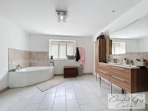 Vaas (72500), Maison de campagne à vendre, 4 chambres, garage, dépendances sur 3000 m² de terrain