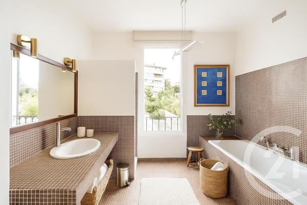 Appartement F4 à vendre  5 pièces - 156,19 m2 NICE - 06