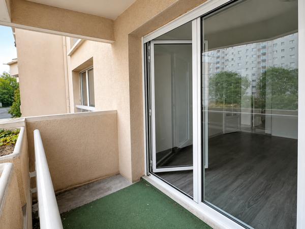 Choisy-le-Roi, Gambetta, grand 2 pièces de 50,68 m² avec balcon, libre et rénové
