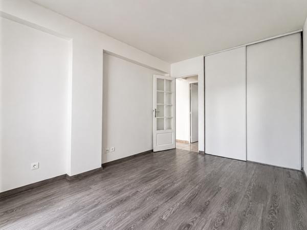 Choisy-le-Roi, Gambetta, grand 2 pièces de 50,68 m² avec balcon, libre et rénové