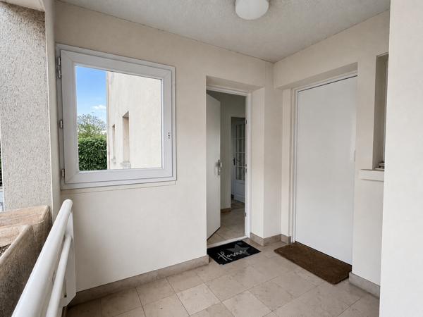 Choisy-le-Roi, Gambetta, grand 2 pièces de 50,68 m² avec balcon, libre et rénové