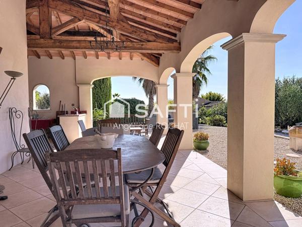 Languedocienne T6 grand garage piscine cuisine d'été