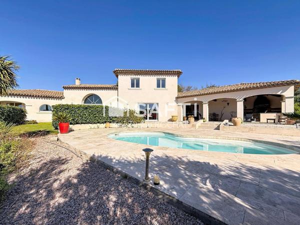 Languedocienne T6 grand garage piscine cuisine d'été