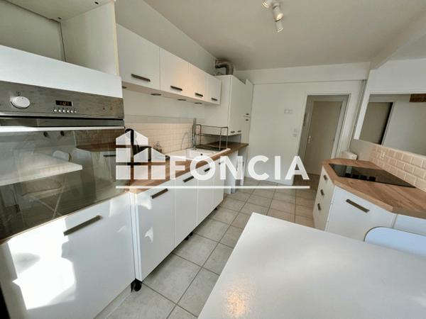 Location Appartement 4 pièces 74.55 m² - 14, rue Jean-François TARTU Brest 29200