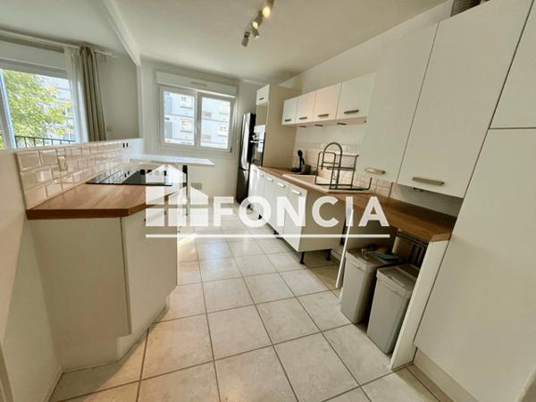 Location Appartement 4 pièces 74.55 m² - 14, rue Jean-François TARTU Brest 29200