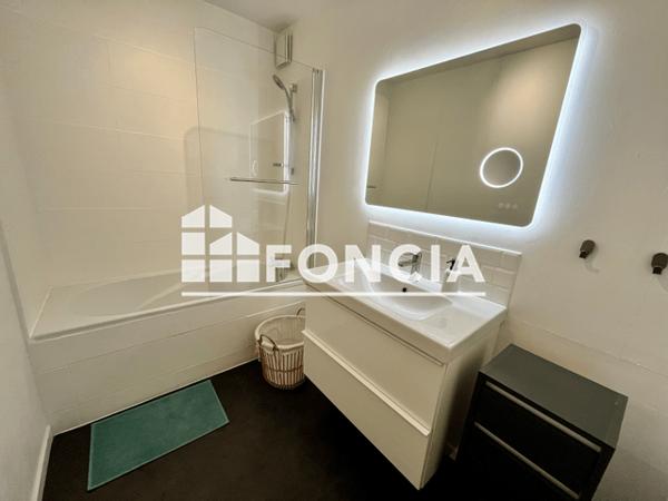 Location Appartement 4 pièces 74.55 m² - 14, rue Jean-François TARTU Brest 29200