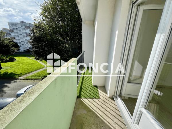 Location Appartement 4 pièces 74.55 m² - 14, rue Jean-François TARTU Brest 29200