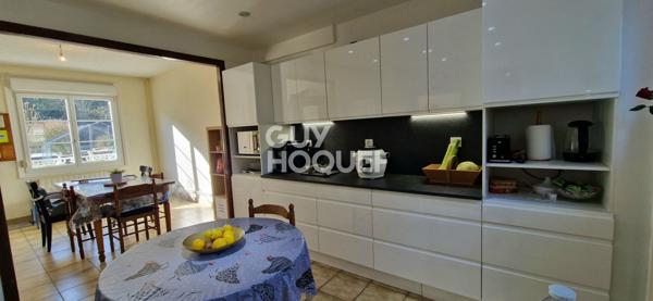 Maison à vendre à LAON - 5 pièces, 3 chambres, 4 garages !!