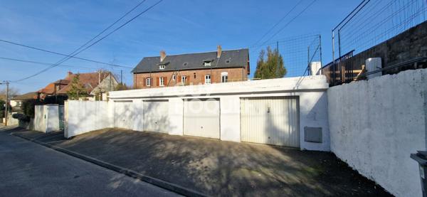 Maison à vendre à LAON - 5 pièces, 3 chambres, 4 garages !!