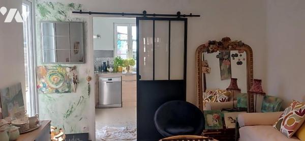 Nouveauté!
CRIEL SUR MER, idéalement situé en centre ville, un immeuble comprenant :
Au rez-d...