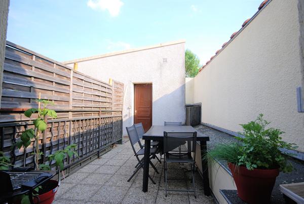 Appartement avec terrasse vendu loué CHEVRY COSSIGNY - 1 pièce - 23 m2