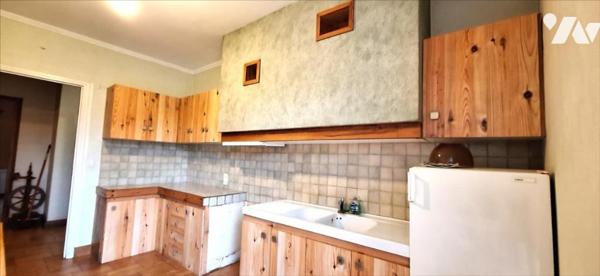 VIC-FEZENSAC, Maison de rue avec garage et jardin