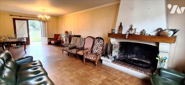 VIC-FEZENSAC, Maison de rue avec garage et jardin