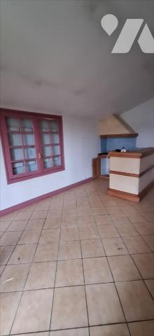 VIC-FEZENSAC, Maison de rue avec garage et jardin