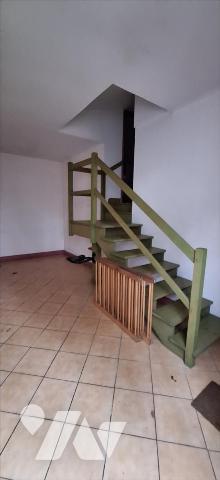 VIC-FEZENSAC, Maison de rue avec garage et jardin