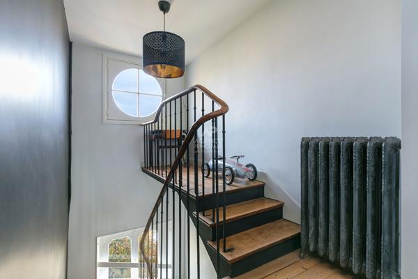 Versailles Notre-Dame Les Prés - Maison 12 pièces 267m² au sol avec terrasse et jardin agrémenté d'une piscine 1 990 000 € **  - Référence  28205