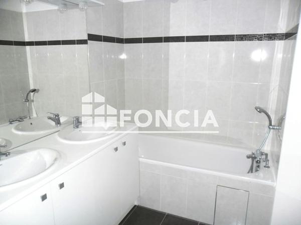 Location Appartement 3 pièces 72.5 m² - 41 RUE PIERRE BROSSOLETTE Evreux 27000