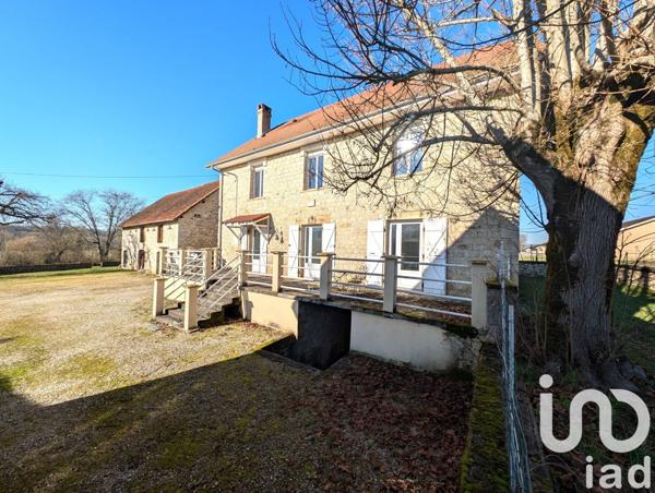 Maison traditionnelle 8 pièces de 160 m² à Condat (46110)