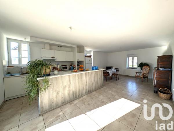 Maison traditionnelle 8 pièces de 160 m² à Condat (46110)