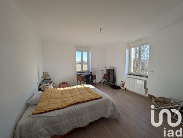 Maison traditionnelle 8 pièces de 160 m² à Condat (46110)