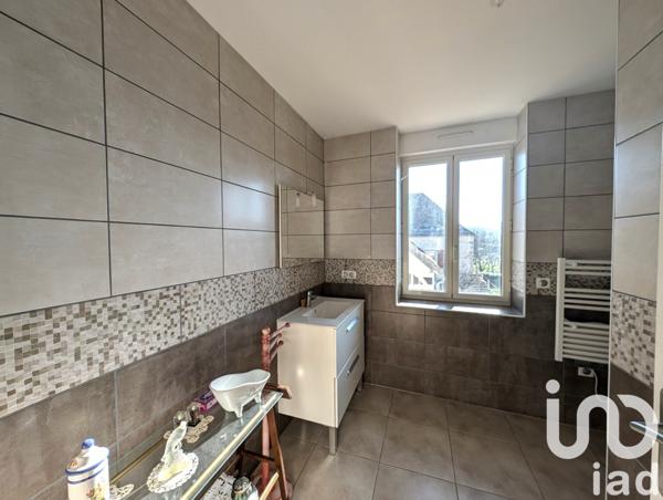 Maison traditionnelle 8 pièces de 160 m² à Condat (46110)