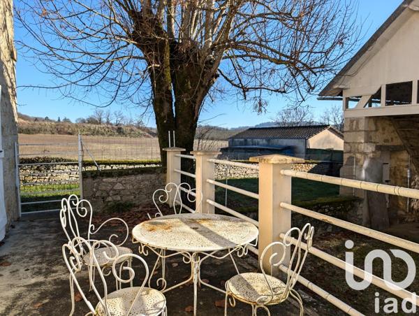 Maison traditionnelle 8 pièces de 160 m² à Condat (46110)