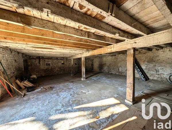 Maison traditionnelle 8 pièces de 160 m² à Condat (46110)