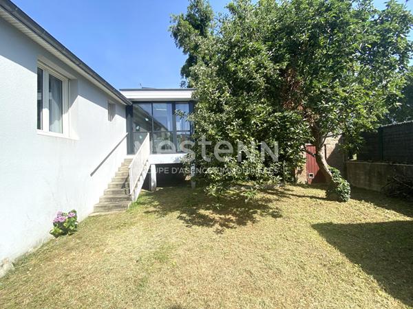 A vendre à Vannes secteur Gare maison Années 30 2 chambres sous sol véranda