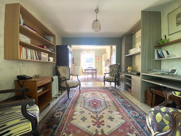 A vendre à Vannes secteur Gare maison Années 30 2 chambres sous sol véranda