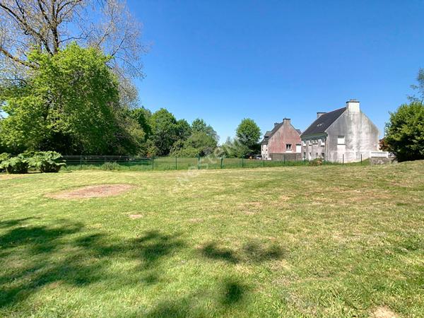 Terrain à batir - 563 m2 - Viabilisé - Briec
