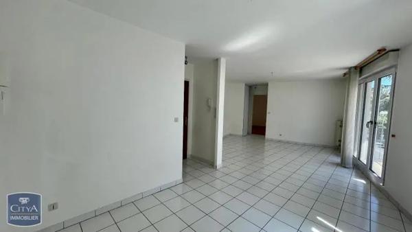 Appartement à louer 2 pièces 59.97m²