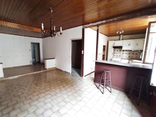 Bessèges (30160) Immeuble de 290 m² avec 4 Appartements et 2 Locaux Commerciaux