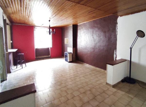 Bessèges (30160) Immeuble de 290 m² avec 4 Appartements et 2 Locaux Commerciaux