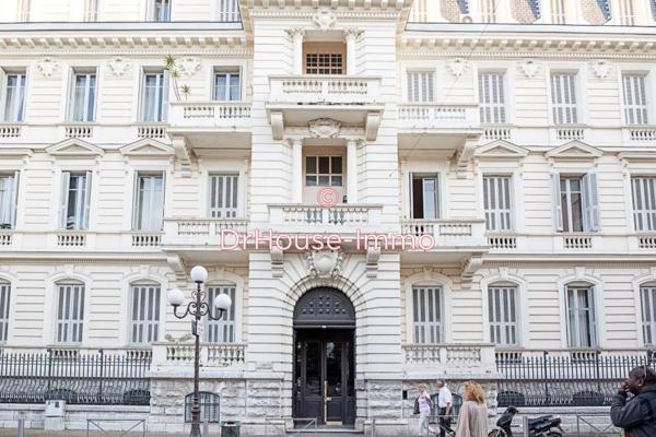 Appartement à louer 4 pièces de 140 m²