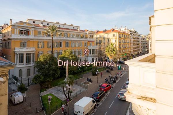 Appartement à louer 4 pièces de 140 m²