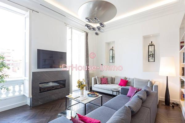 Appartement à louer 4 pièces de 140 m²