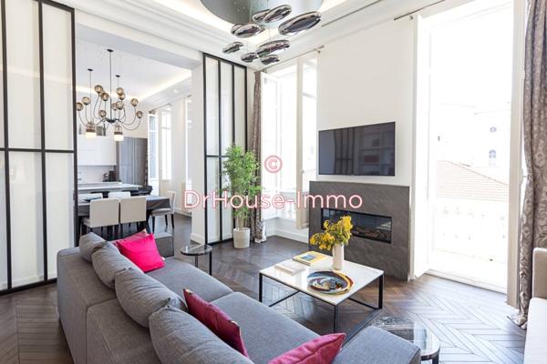 Appartement à louer 4 pièces de 140 m²