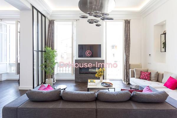 Appartement à louer 4 pièces de 140 m²